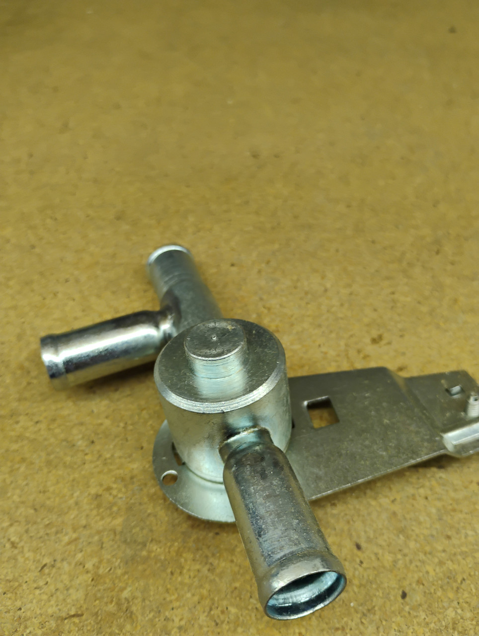 Everco H2977 Heater Valve NORS Made in USA Everco H2977 Heater Valve NORS Made in USA