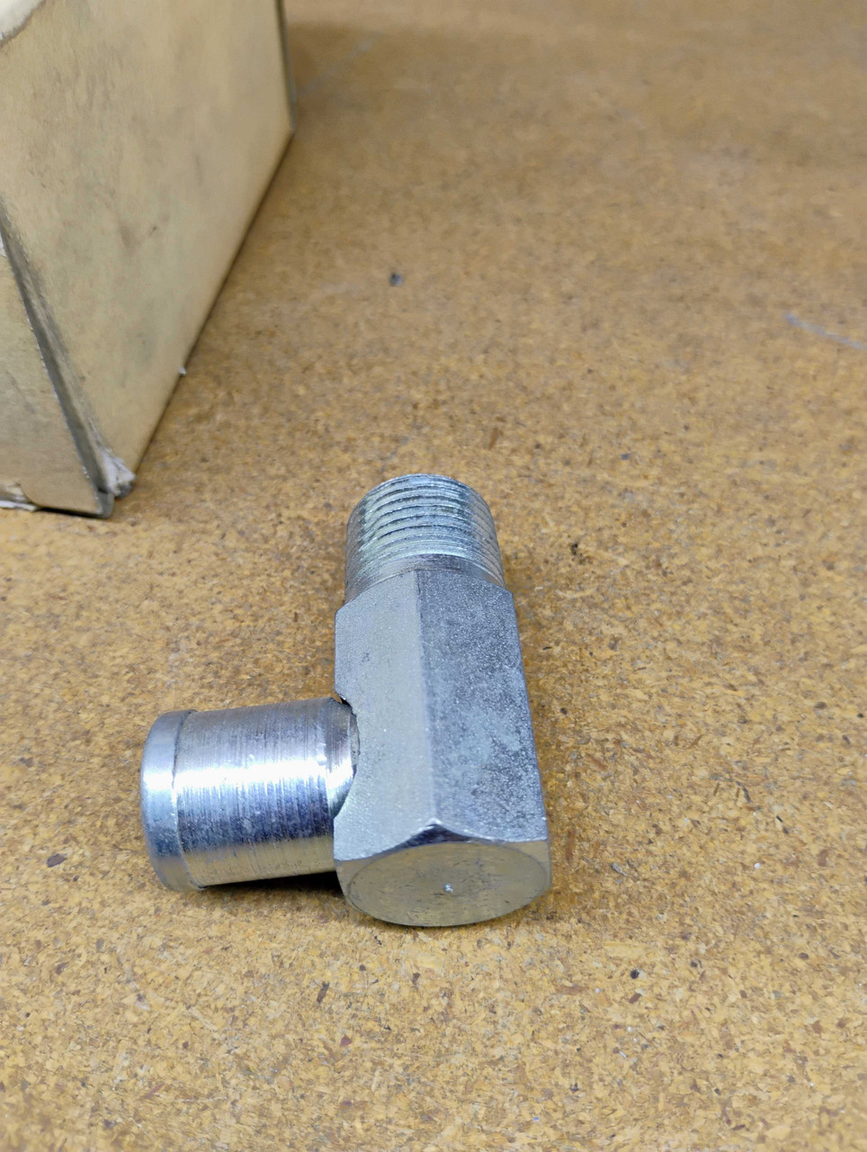 Everco H3910 Heater Fitting NORS Made in USA Everco H3910 Heater Fitting NORS Made in USA