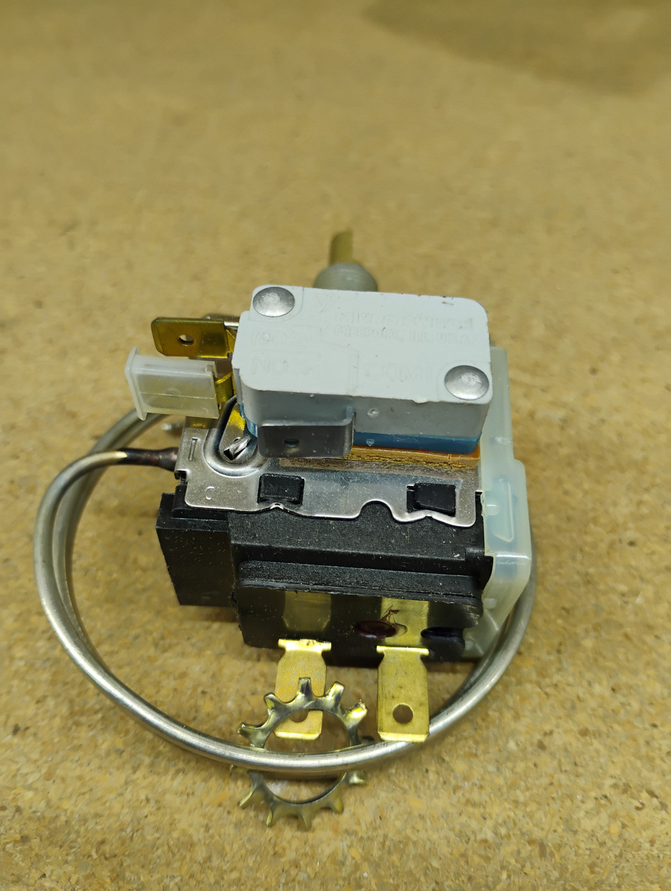 Four Seasons 35842 Thermostat NORS Made in USA