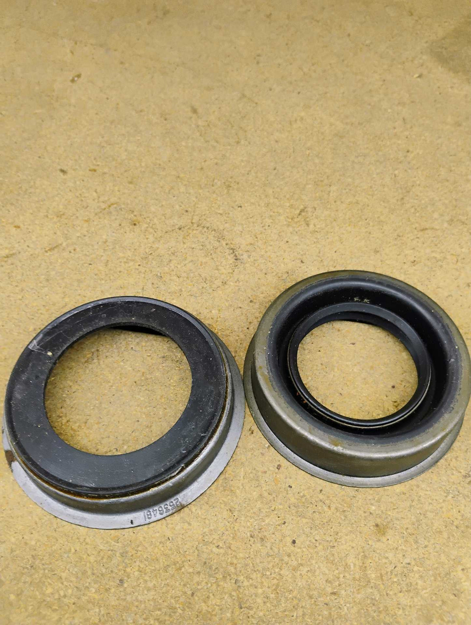 Mopar 2536481 Oil Seal NOS Made in USA
