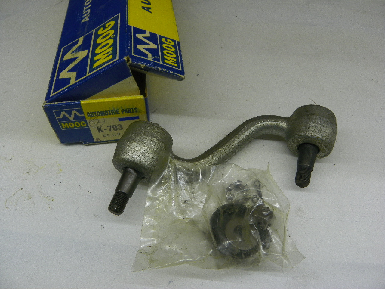 Moog K793 Idler Arm 1962-1966 Mopar A-Body Dart Valiant Barracuda NORS