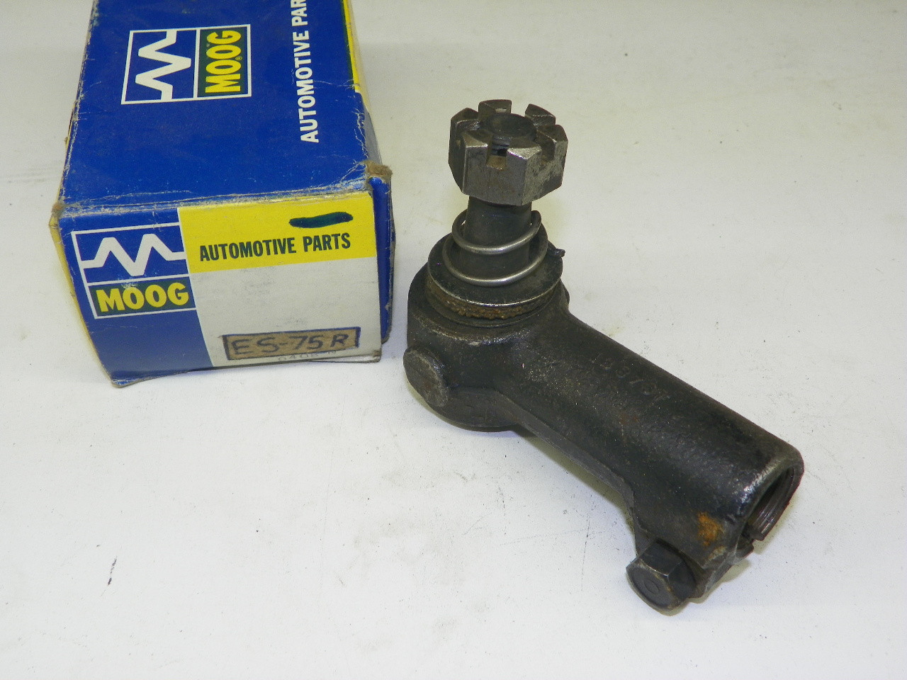 Moog ES75R Tie Rod End 1948-1960 Dodge Corbit Divco Truck Right Outer NORS