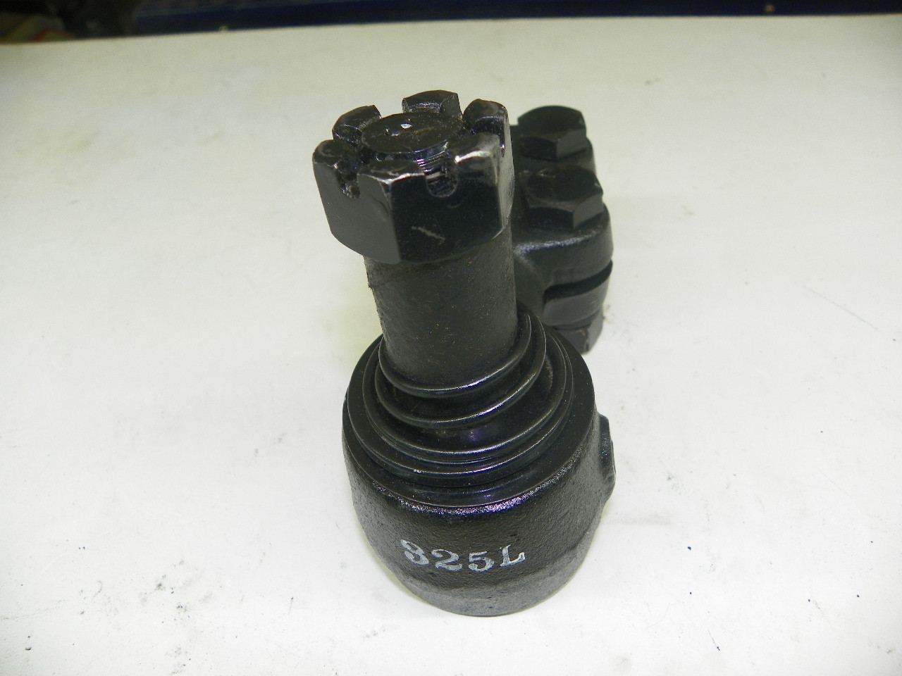 Moog ES325L Tie Rod End 1960-1978 Chevy GMC International Heavy Truck NORS