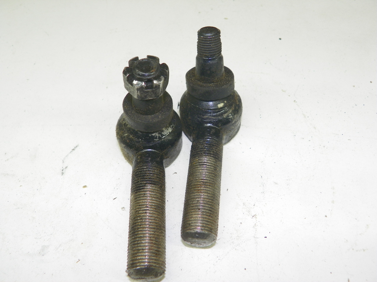 Moog ES64R ES64L Tie Rod End Pair 1948-1960 Ford F100 F250 Truck NORS
