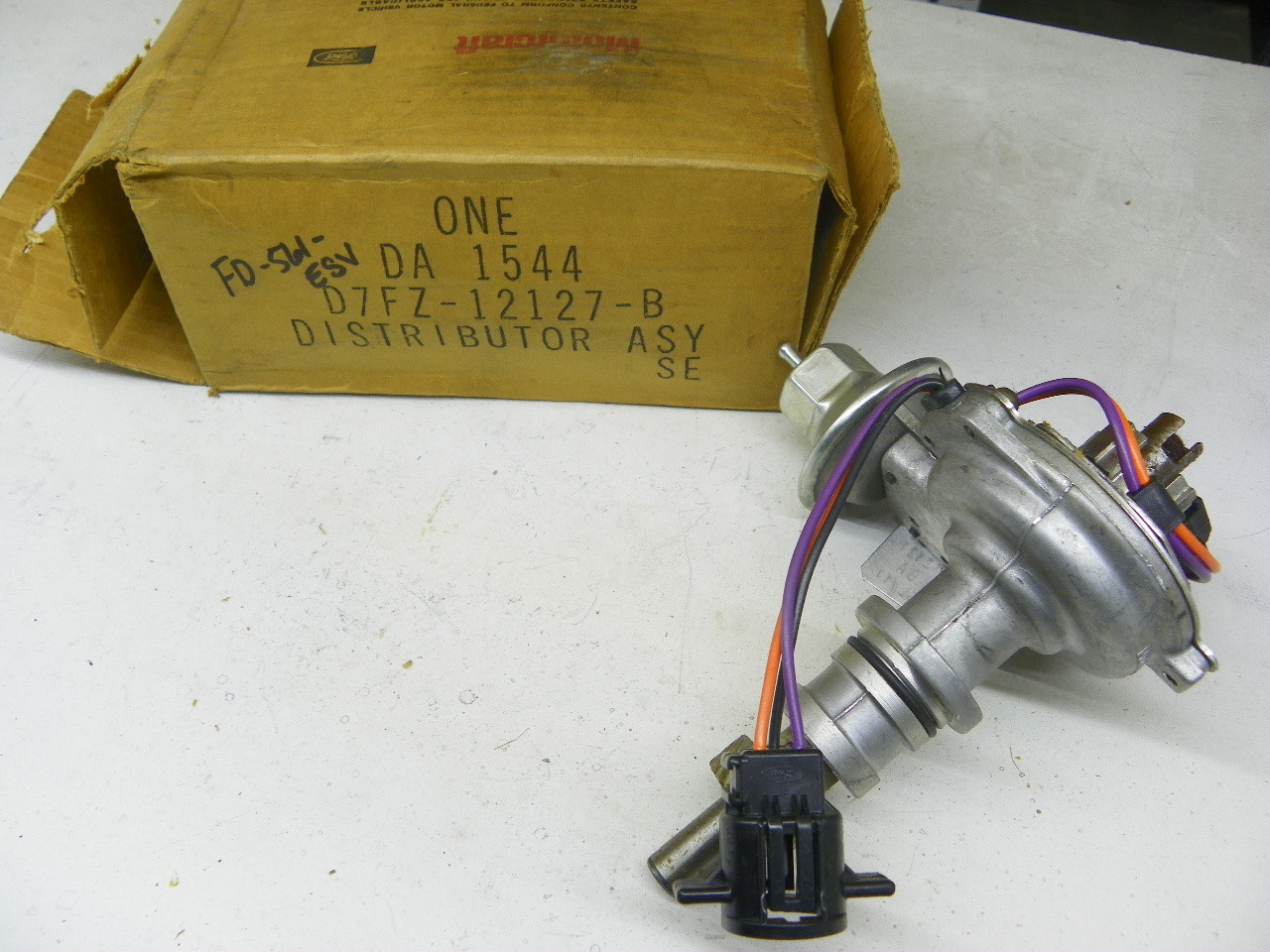Motorcraft D7FZ-12127-B DA-1544 Distributor NOS Made in USA