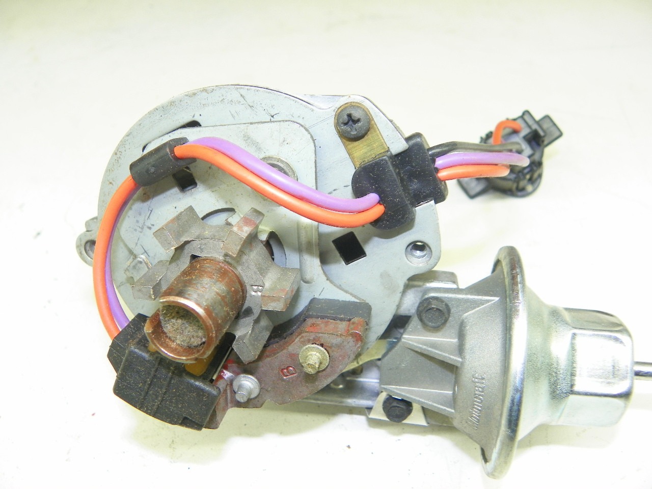 Ford 6 Cyl. 250cc 4.1L 1975-80 Motorcraft D6DZ-12127-B DA-1481 Distributor NOS Made in USA