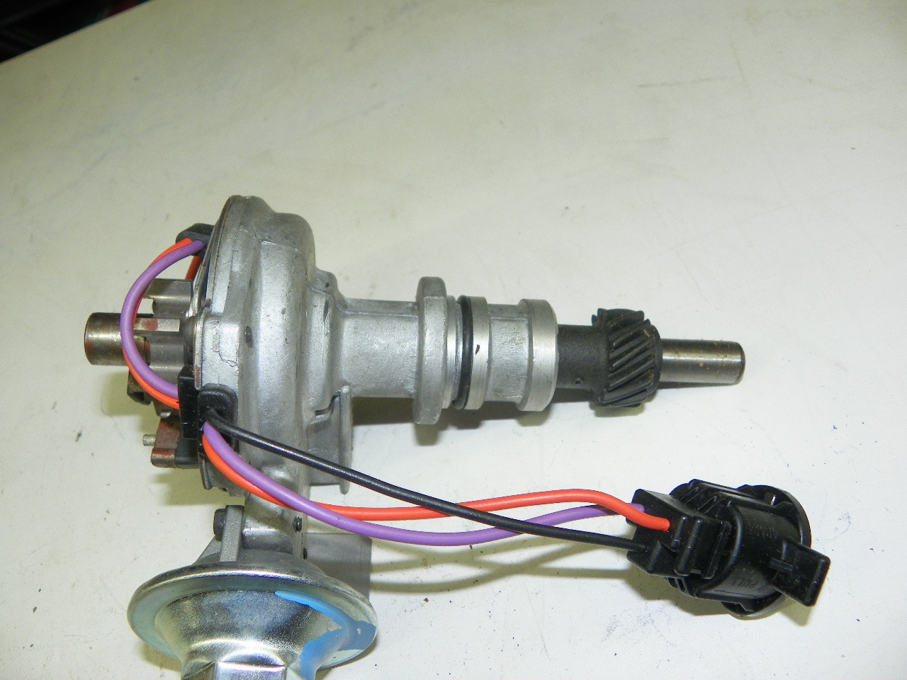 Ford 6 Cyl. 250cc 4.1L 1975-80 Motorcraft D6DZ-12127-B DA-1481 Distributor NOS Made in USA