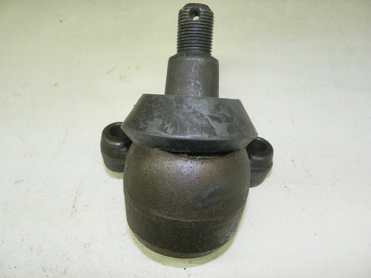 Moog K6121F Front Upper Ball Joint 1963-1970 Chevy C10 C20 GMC 1000 2500 NORS