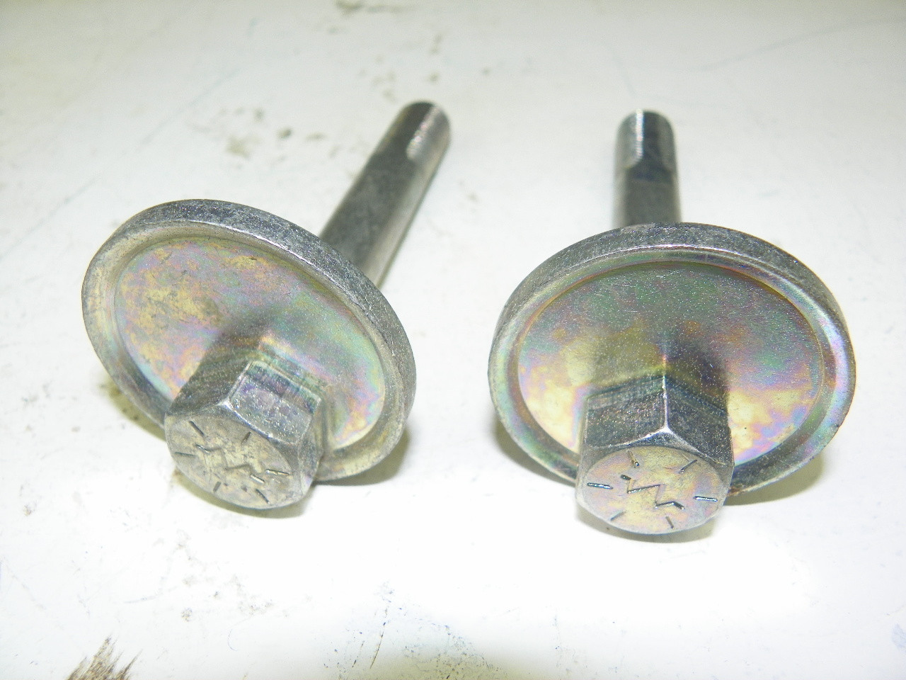 Moog K6302 Front Upper Alignment Cam Bolt Kit 1988-2000 Chevy GMC C1500 K1500