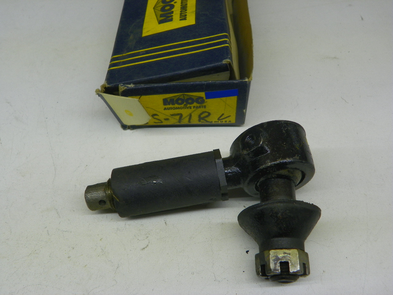 Moog ES71R Tie Rod End Left/Right 1942-1952 Buick Special Super NORS