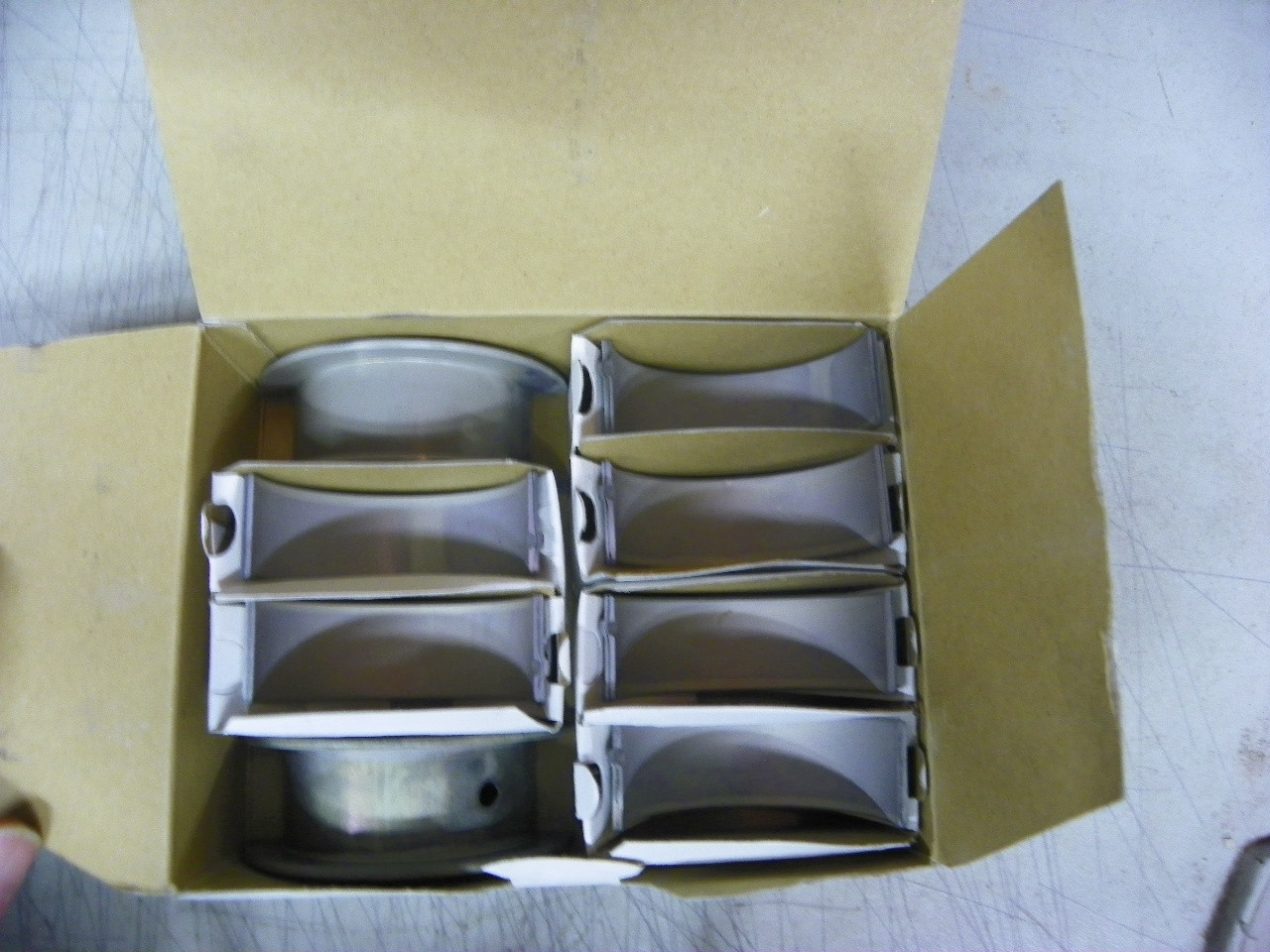 Federal Mogul 4289M-10 .010 undersize main bearing set for 1964-1982 AMC and Jeep 199 232 258 Inline 6 engine restoration.