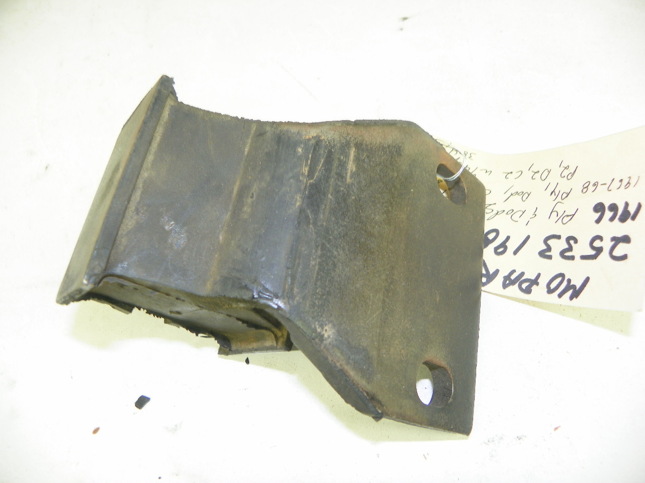Mopar 2533198 Motor Mount for 1966-1968 Dodge Plymouth Chrysler B-Body restoration