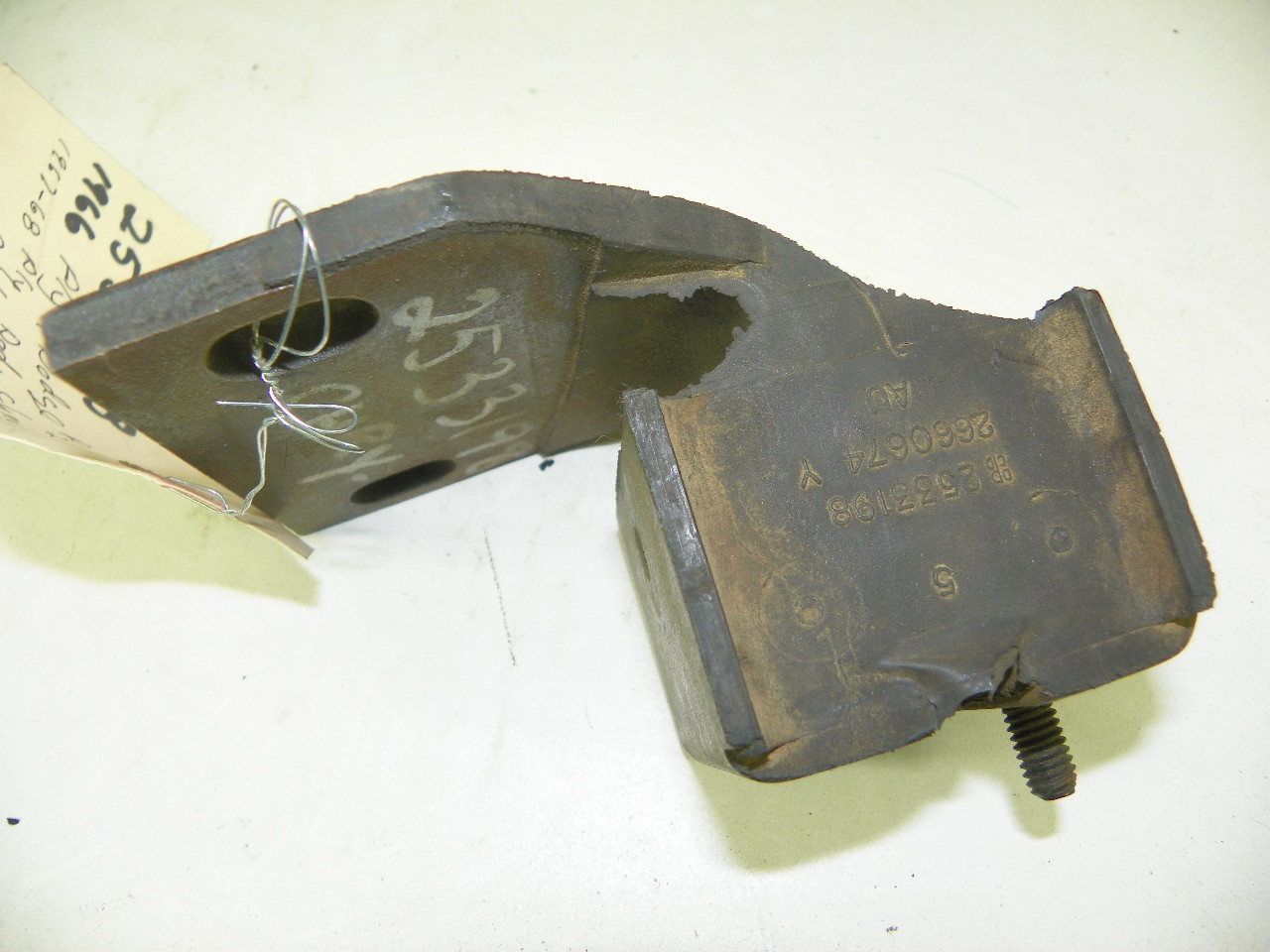 Mopar 2533198 Motor Mount for 1966-1968 Dodge Plymouth Chrysler B-Body restoration