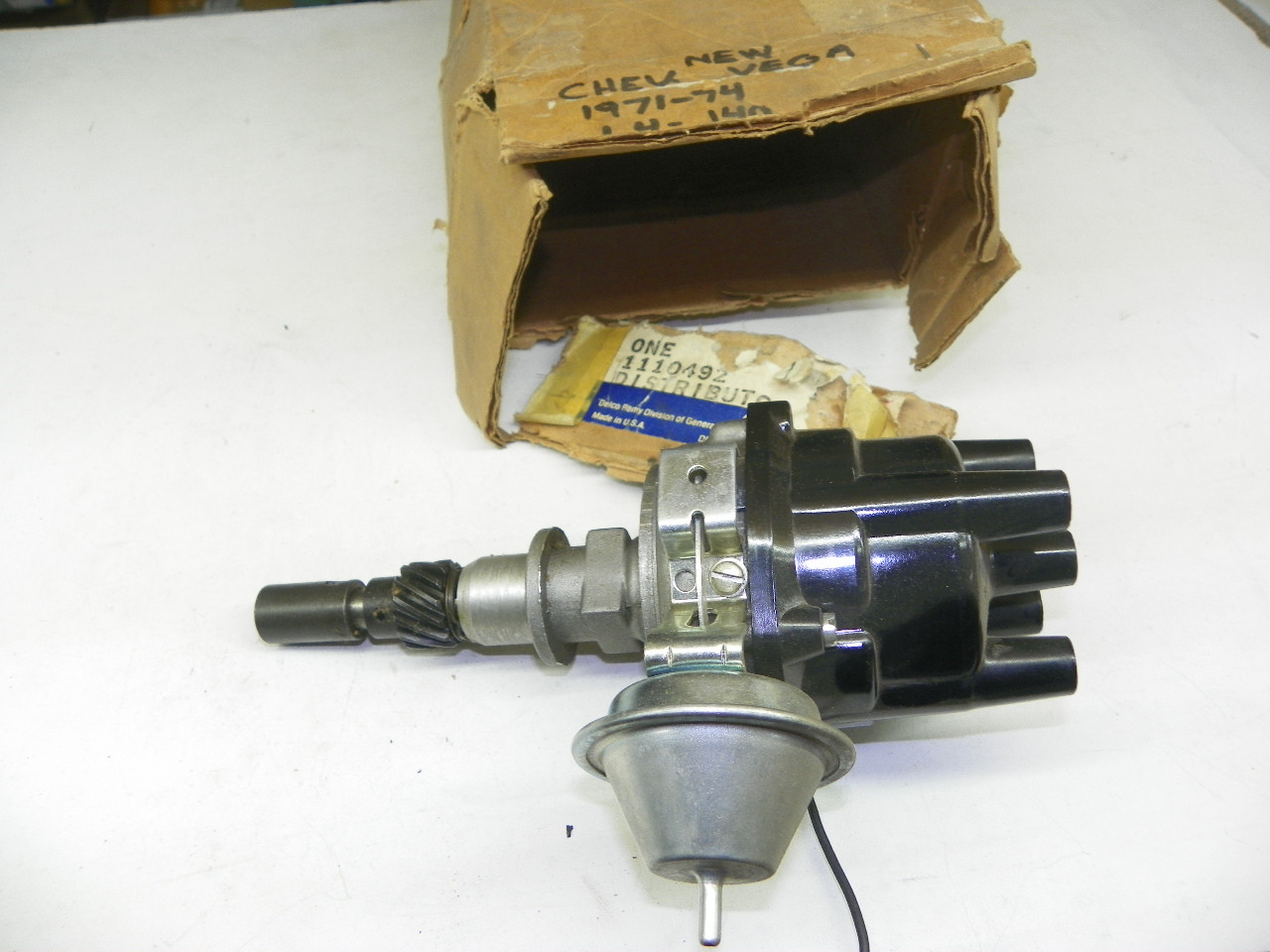 Vintage NOS Delco Remy 1110492 Ignition Distributor for 1971-1974 Chevrolet Vega