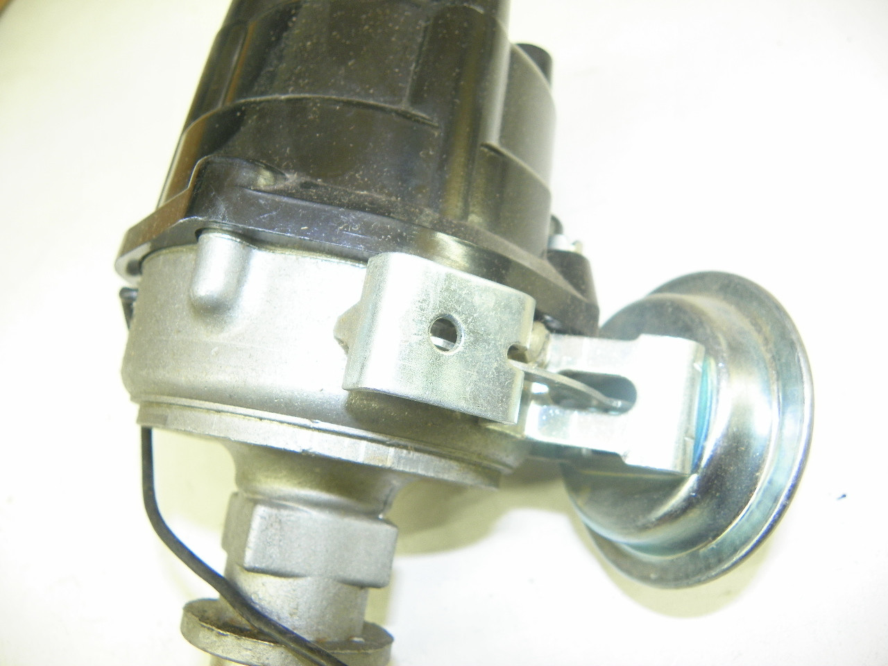 Vintage NOS Delco Remy 1110492 Ignition Distributor for 1971-1974 Chevrolet Vega