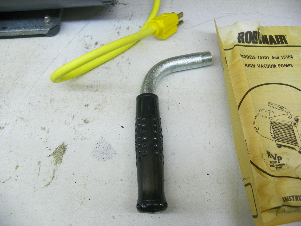 Robinair 15102 High Vacuum Pump 2.2 CFM Single Stage for HVAC refrigeration service. - Image 6