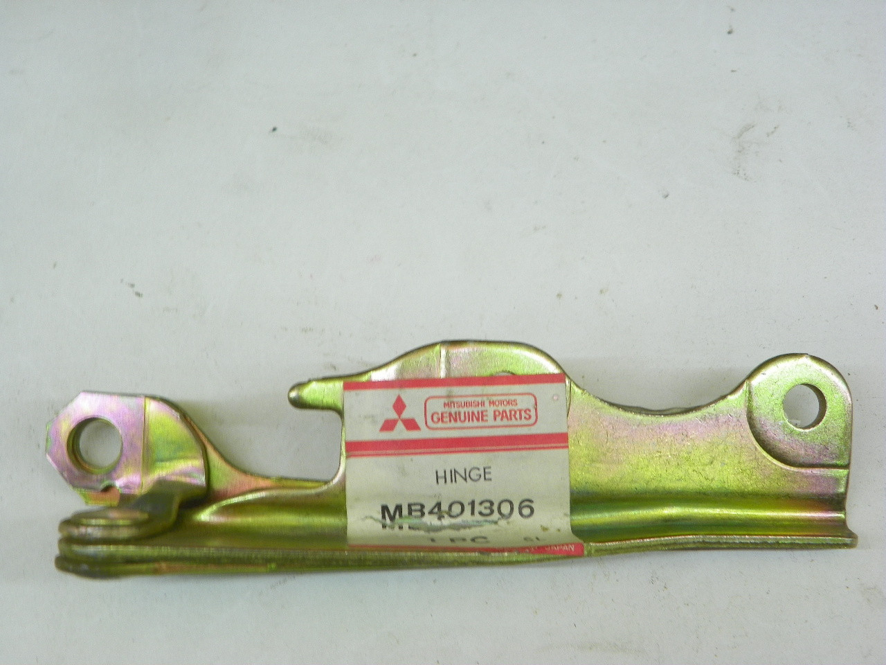 Mitsubishi MB401306 Left Hood Hinge for 1995-1999 Eclipse restoration. - Image 3