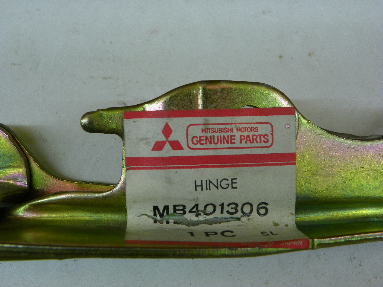 Mitsubishi MB401306 Left Hood Hinge for 1995-1999 Eclipse restoration. - Image 4