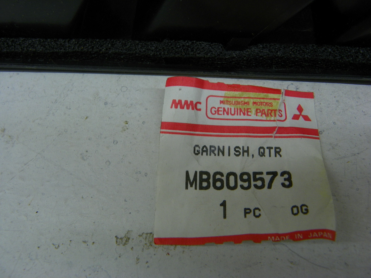 Mitsubishi MB609573 Garnish QTR for vintage car restoration. - Image 2