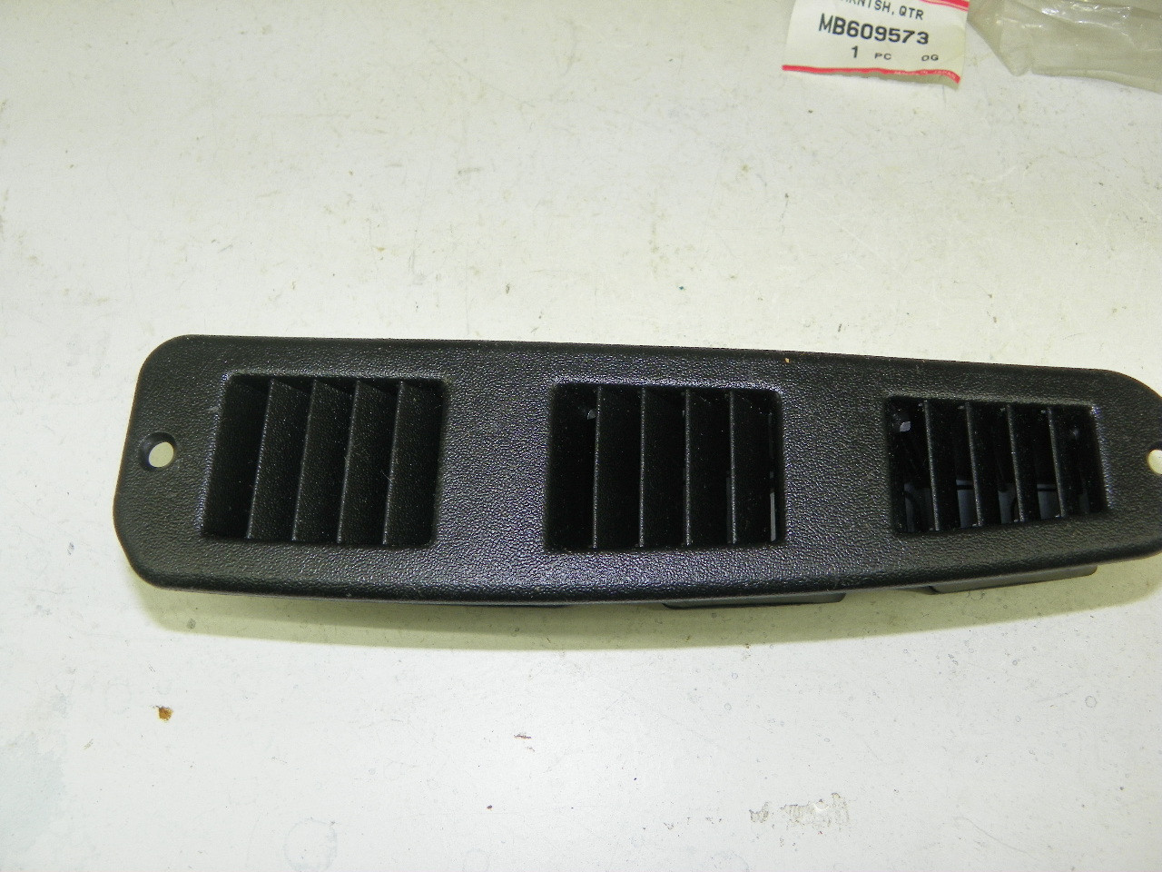 Mitsubishi MB609573 Garnish QTR for vintage car restoration. - Image 5