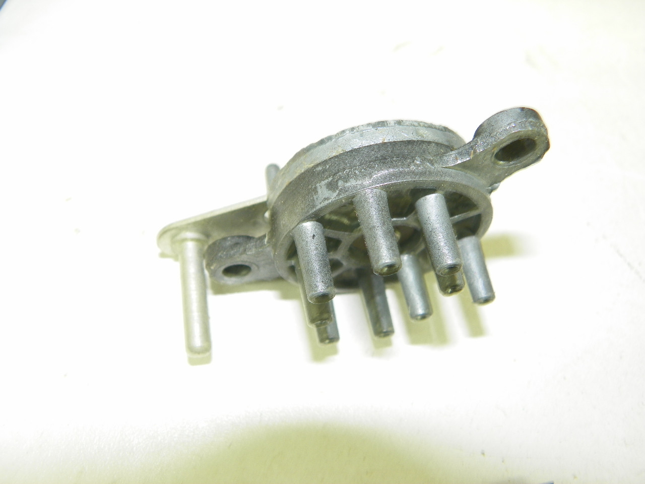 Delco 1222181 Air Control Valve for restoration. - Image 7
