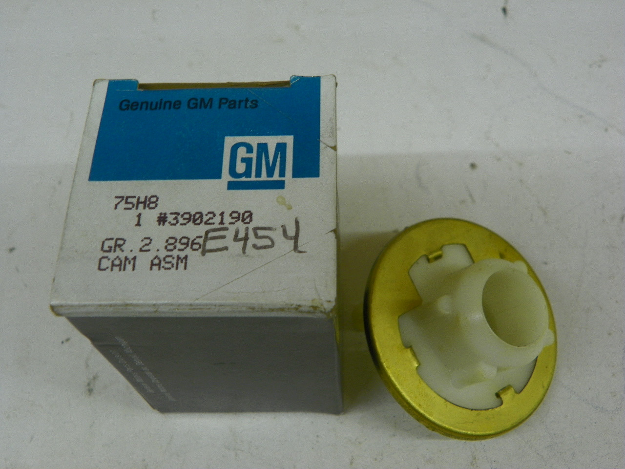 GM 3902190 Cam Assembly for 1985-1990 GM Turn Signal Cancel restoration. - Image 1