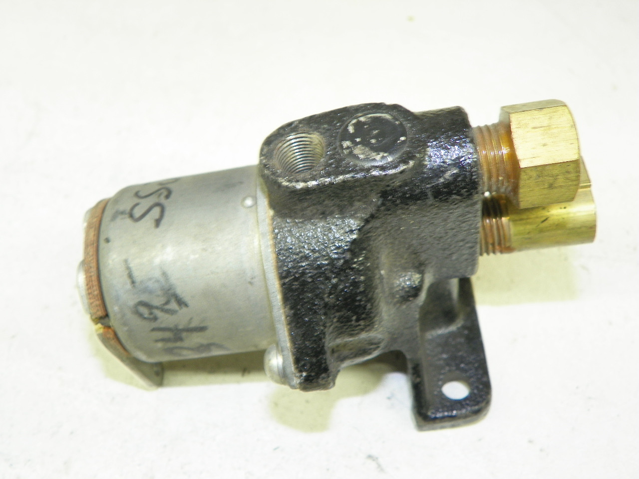 Auto-Lite SSJ-4101 Transmission Solenoid Vacuum Valve for 1942 Chrysler Desoto restoration. - Image 4