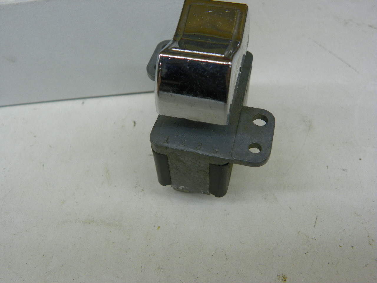 Mopar 2864045 2-Speed Wiper Switch for 1968-1969 B-Body restoration. - Image 4