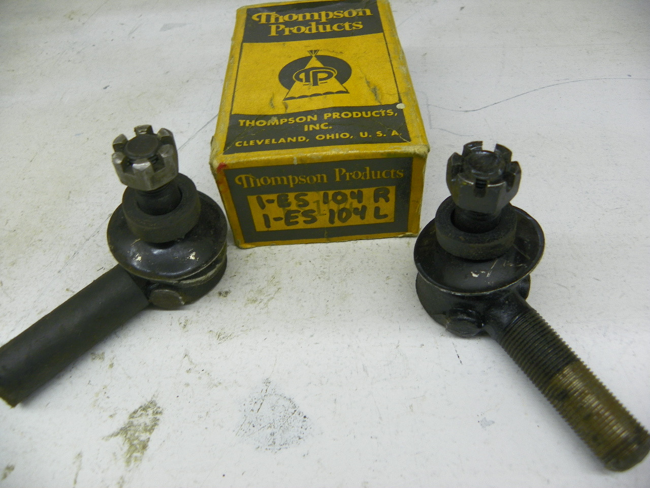 Thompson Products ES-104R ES-104L Left and Right Outer Tie Rod End Pair for 1934-1947 Hudson restoration. - Image 1