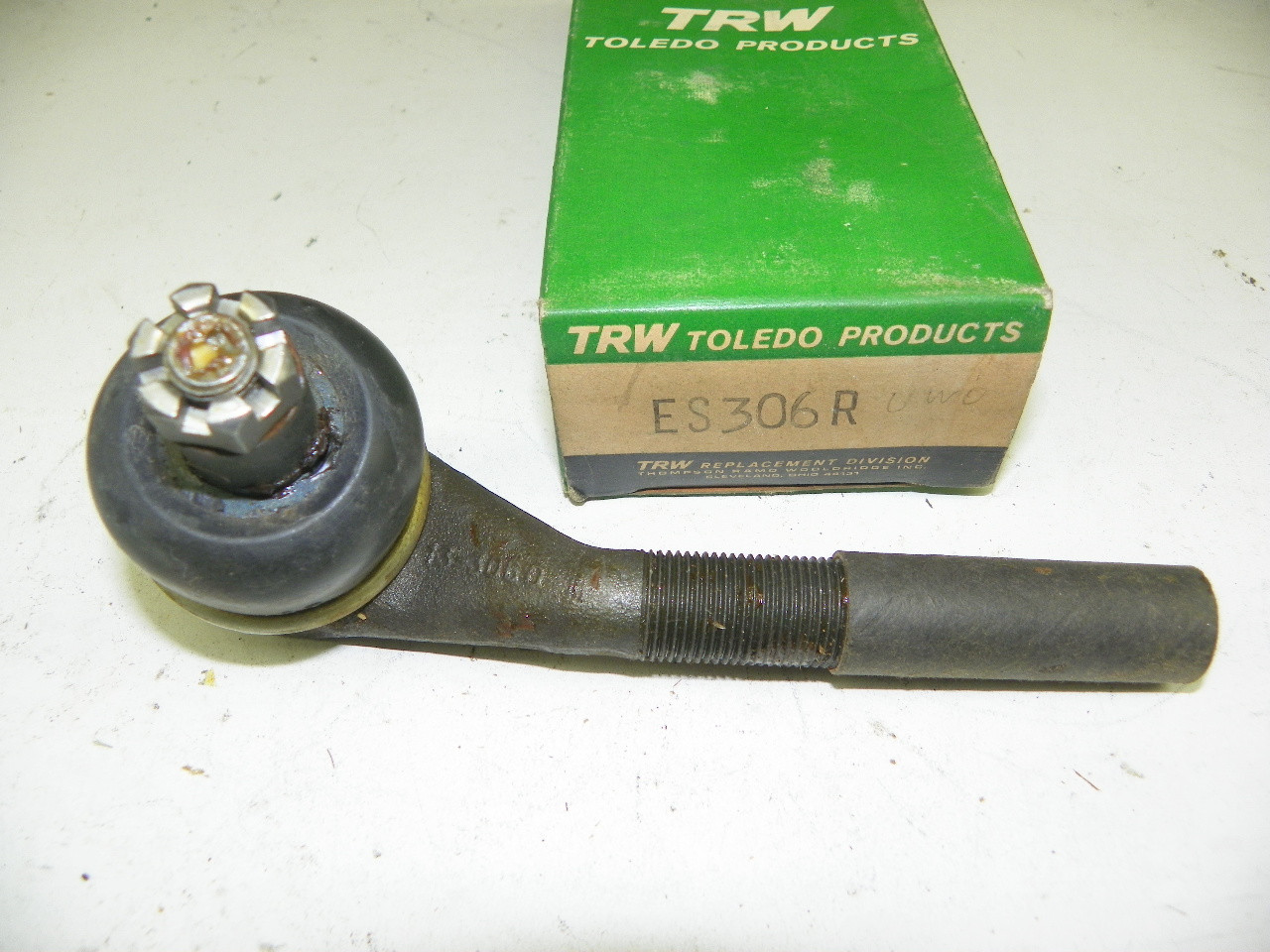 TRW ES306R Right Hand Outer Tie Rod End for 1962-1965 Ford Fairlane Mercury Meteor Power Steering restoration. - Image 1