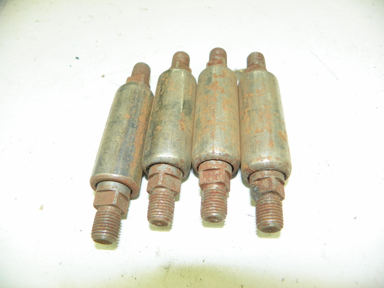 Monmouth RB-18 Shackle Pin Set for vintage auto restoration - Image 5