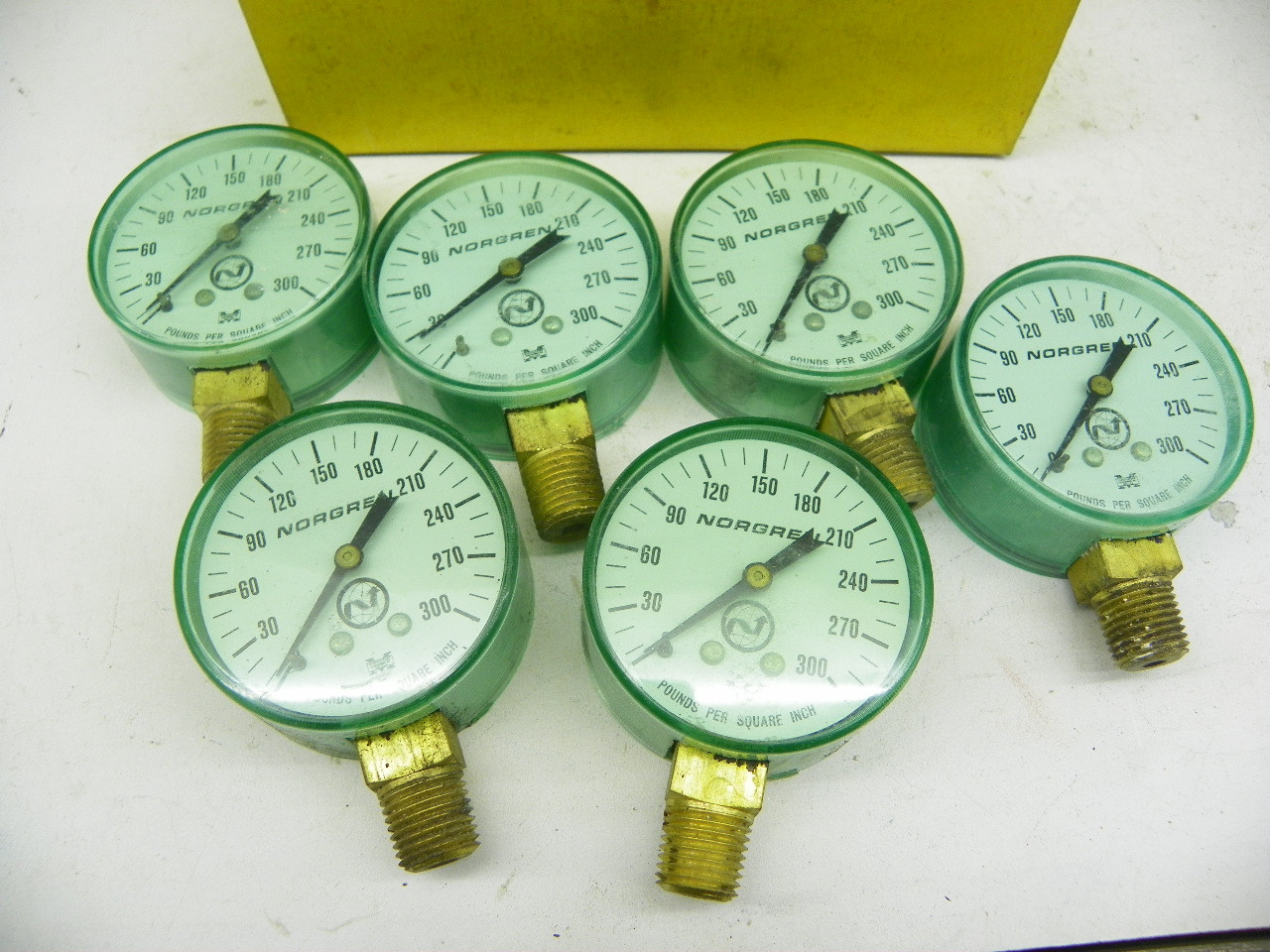 Norgren 300 PSI Air Pressure Gauge for vintage industrial and automotive applications. - Image 3