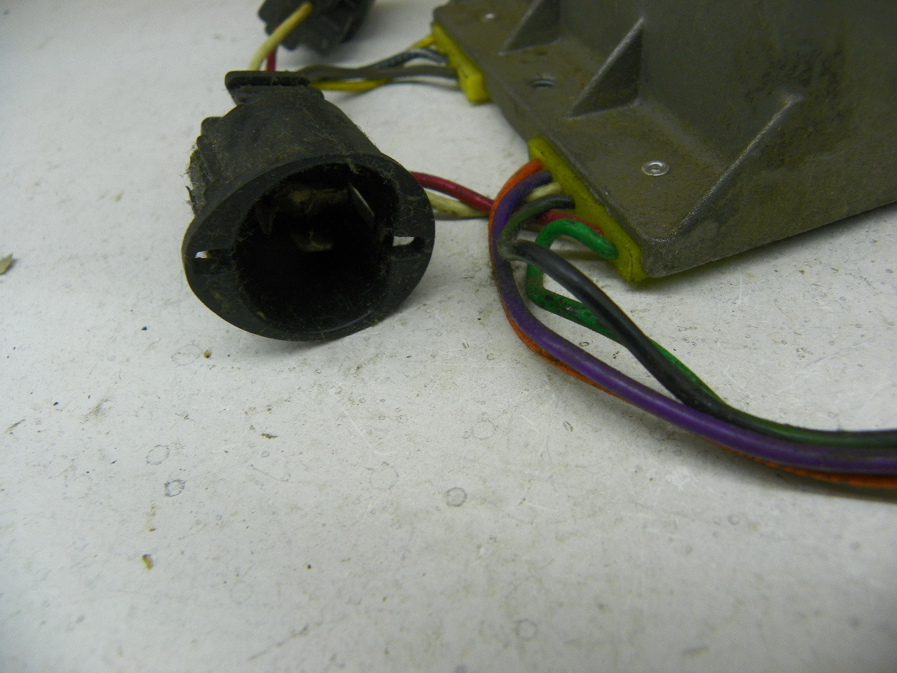 Motorcraft D8AE-12A244-AB Duraspark Ignition Module NORS for vintage auto restoration. - Image 4