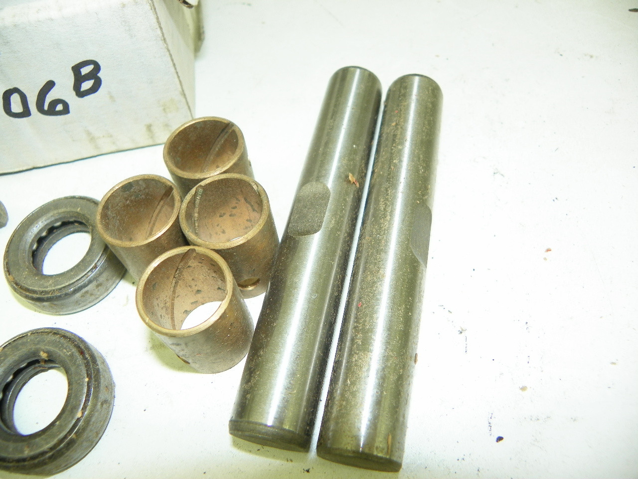 Moog 8206B King Pin Set for vintage auto restoration - Image 5