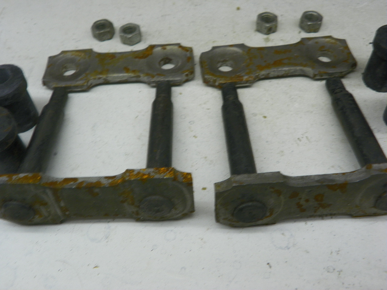TRW HS130 Spring Shackle Kit for 1949-1963 Ford Mercury Edsel Studebaker restoration (2-Pack). - Image 6