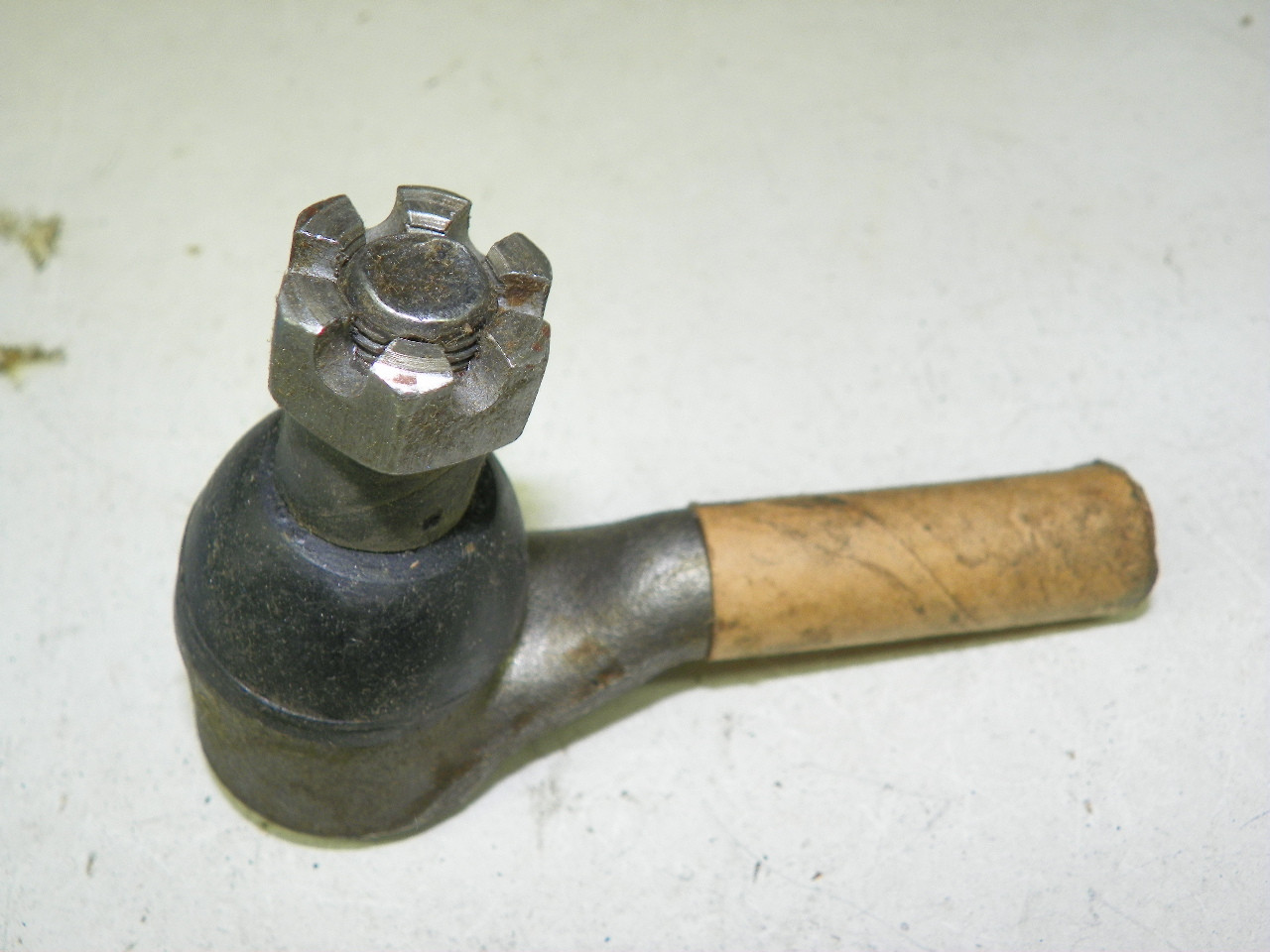 TRW ES447R Tie Rod End for 1971-1973 International Scout II Driver side restoration. - Image 4