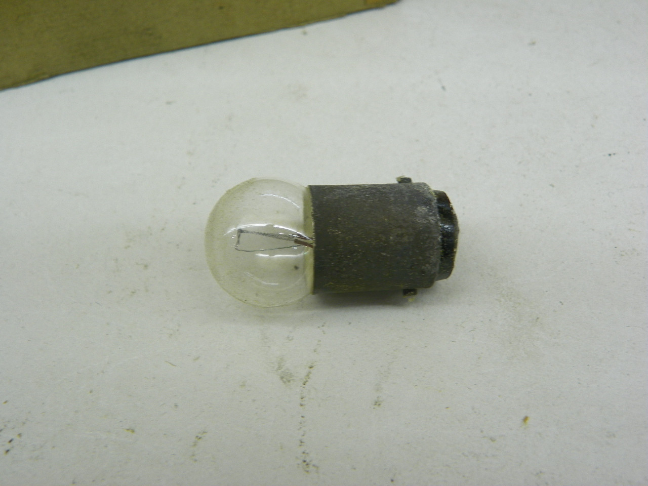 Vosburgh A-1 No. 72 Miniature Lamp Bulb for vintage auto restoration - Image 4
