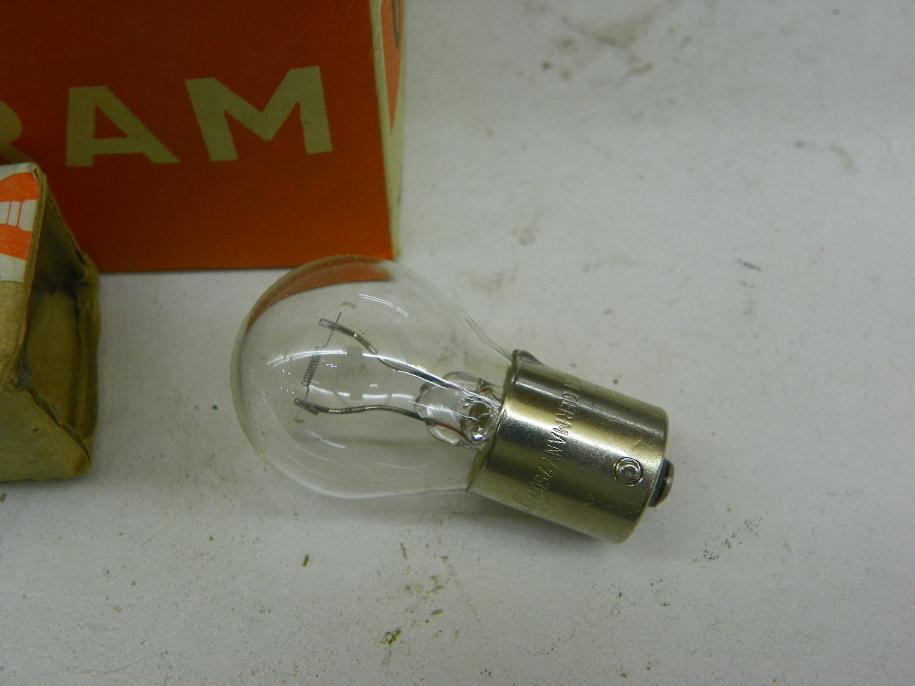 OSRAM 7501 6V Automotive Light Bulb 10-pack for vintage vehicle restoration - Image 4