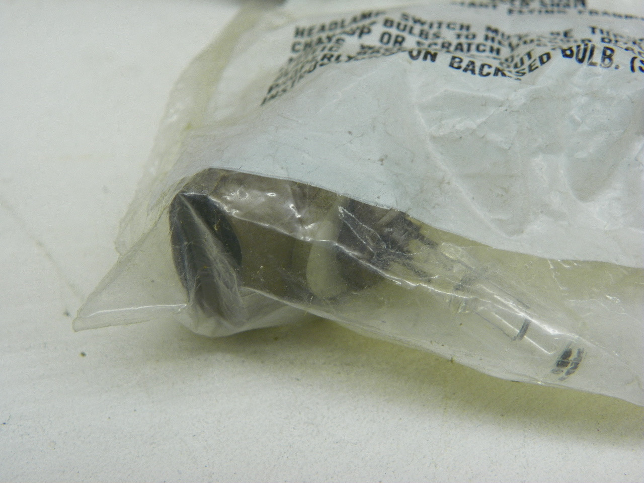 Delco 9441722 Bulb w/socket for vintage automotive restoration - Image 5