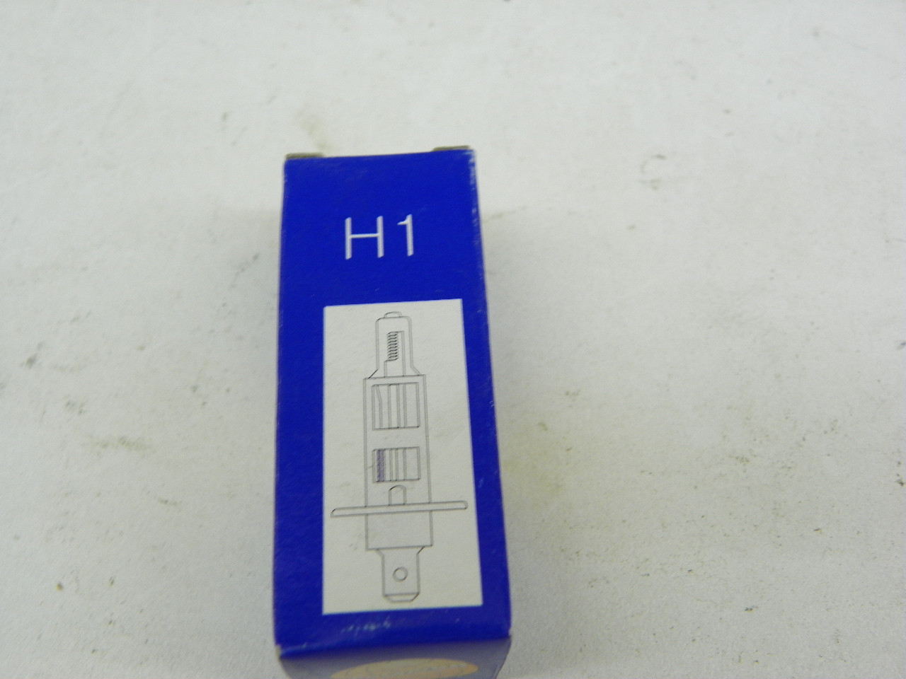 Universal 4810 H1 Halogen Bulb for vintage auto restoration - Image 3
