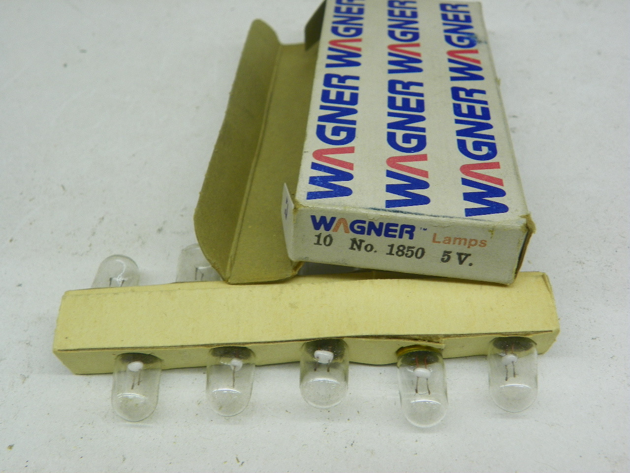 Wagner 1850 Lamp Bulb for vintage auto restoration - Image 1