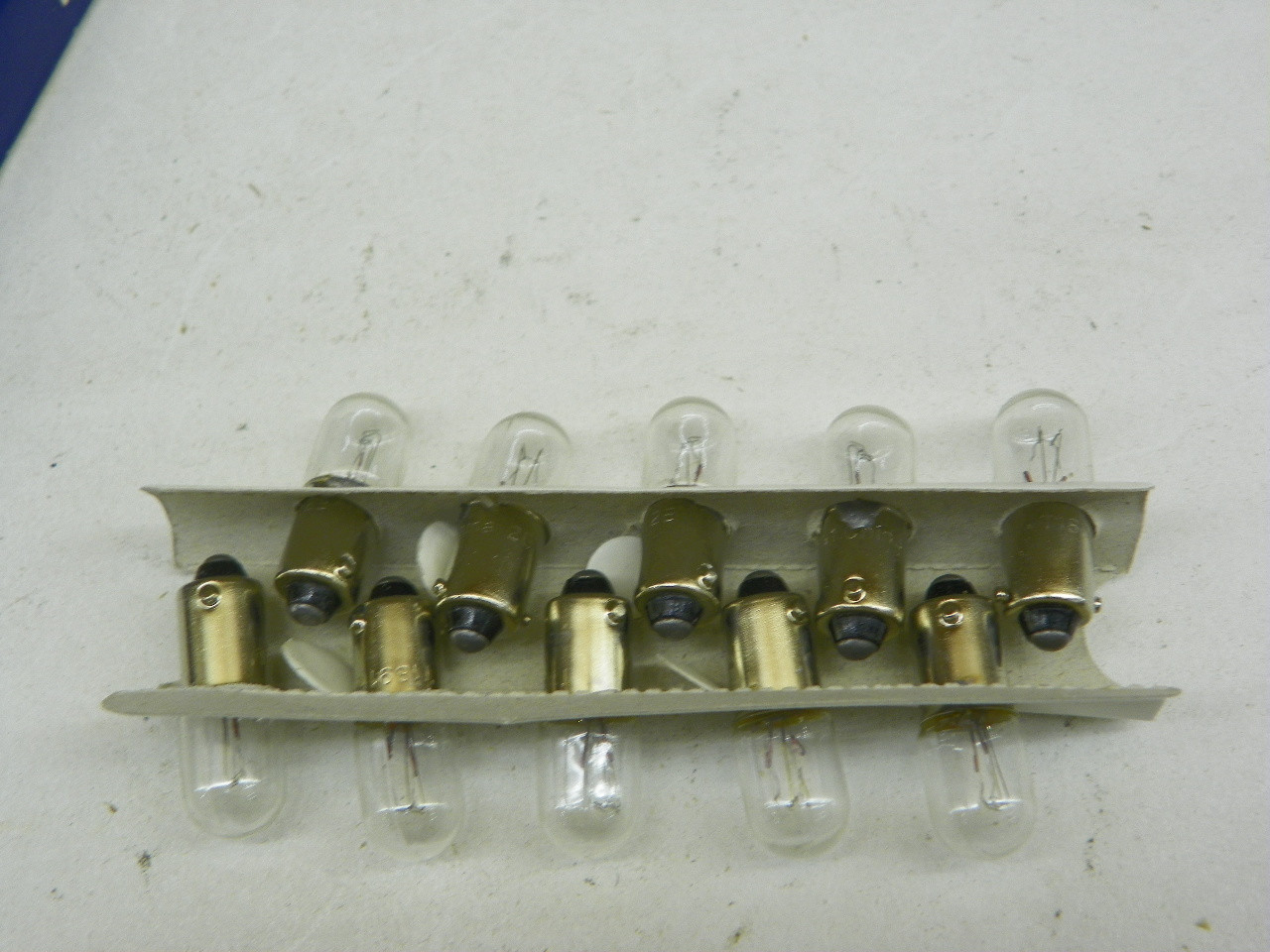 Wagner 1891 Miniature Lamp Bulb 12V for vintage auto restoration - Image 4