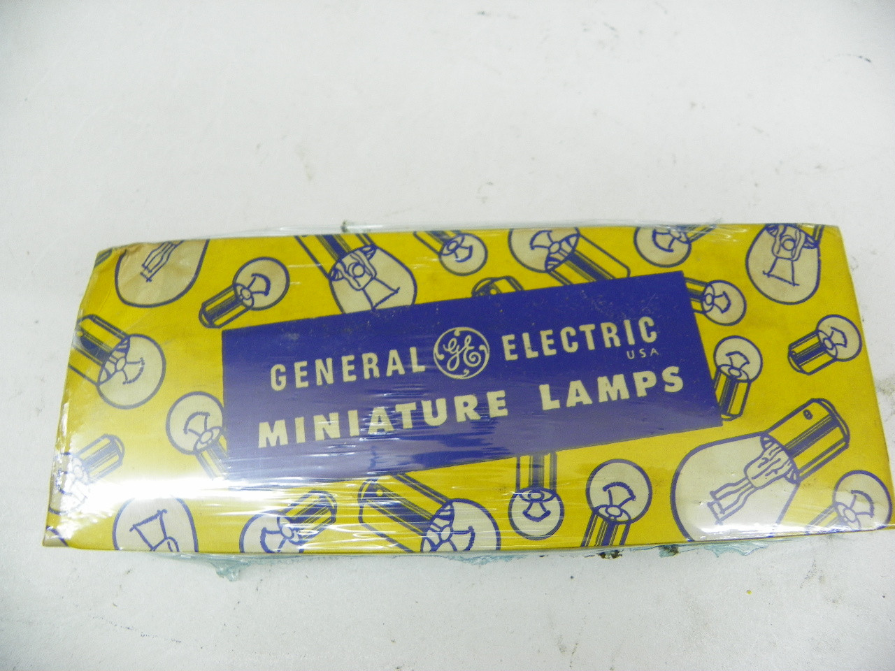 General Electric 1176 Auto Stop-Tail Lamp 12V 21/8C for vintage automotive restoration - Image 3