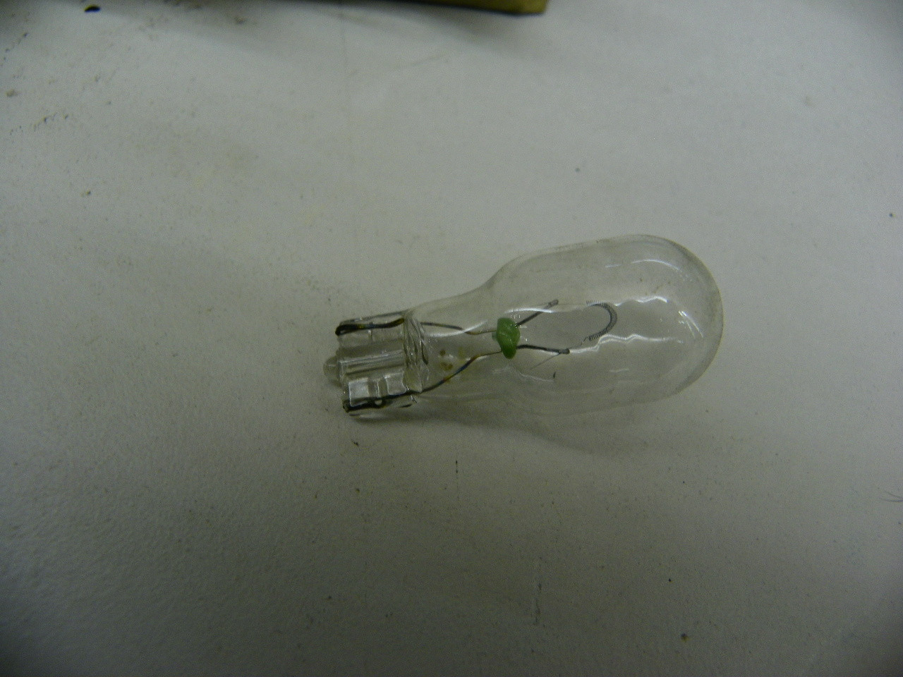 Ford D7FZ-13466-A Auto Lamps NOS for vintage auto restoration - Image 3