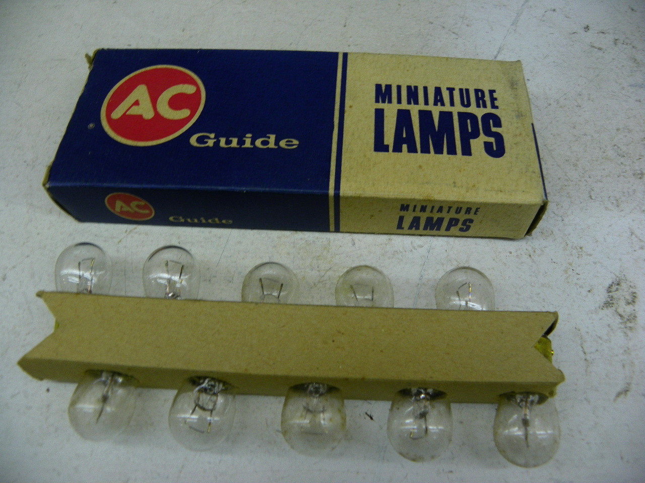 AC Guide L1004 Miniature Lamps 12V 15CP BA15d Base 10-Pack restoration - Image 1