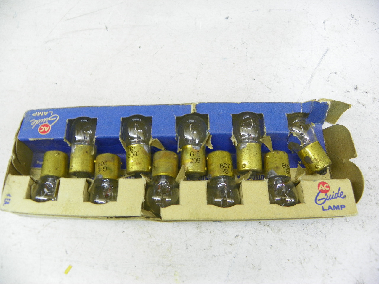 AC Guide Lamp 209 Incandescent Lamp for vintage auto restoration. - Image 1
