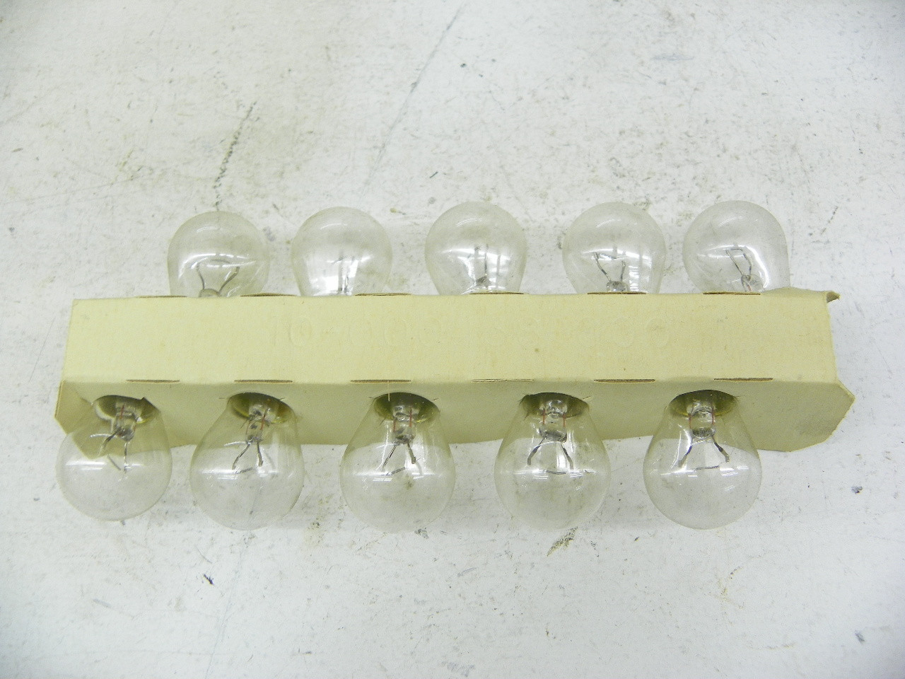 Wagner 94 Miniature Lamp Automotive Bulb for vintage auto restoration - Image 4