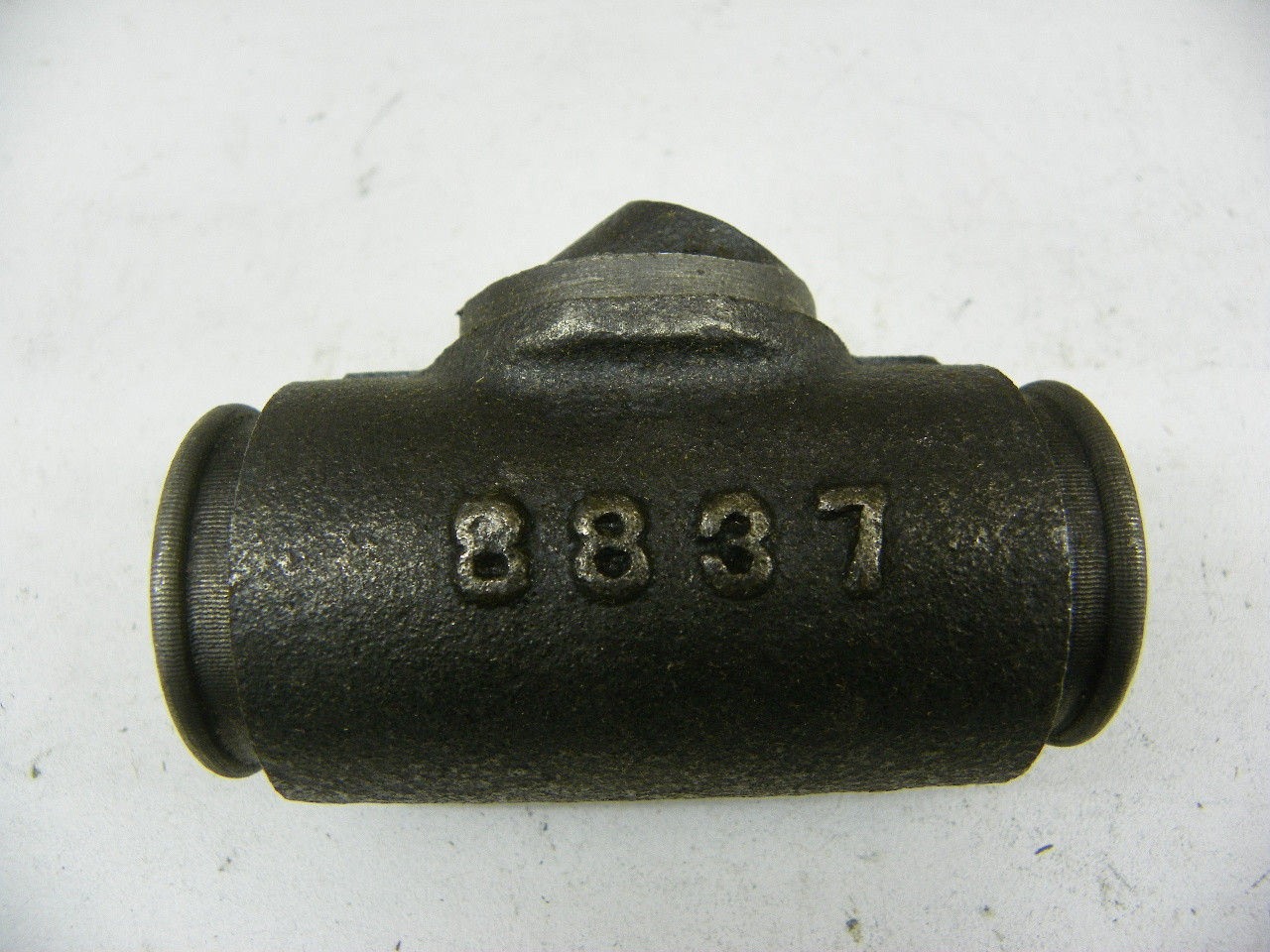 Raybestos 8837 Wheel Cylinder Assembly for vintage auto restoration. - Image 3