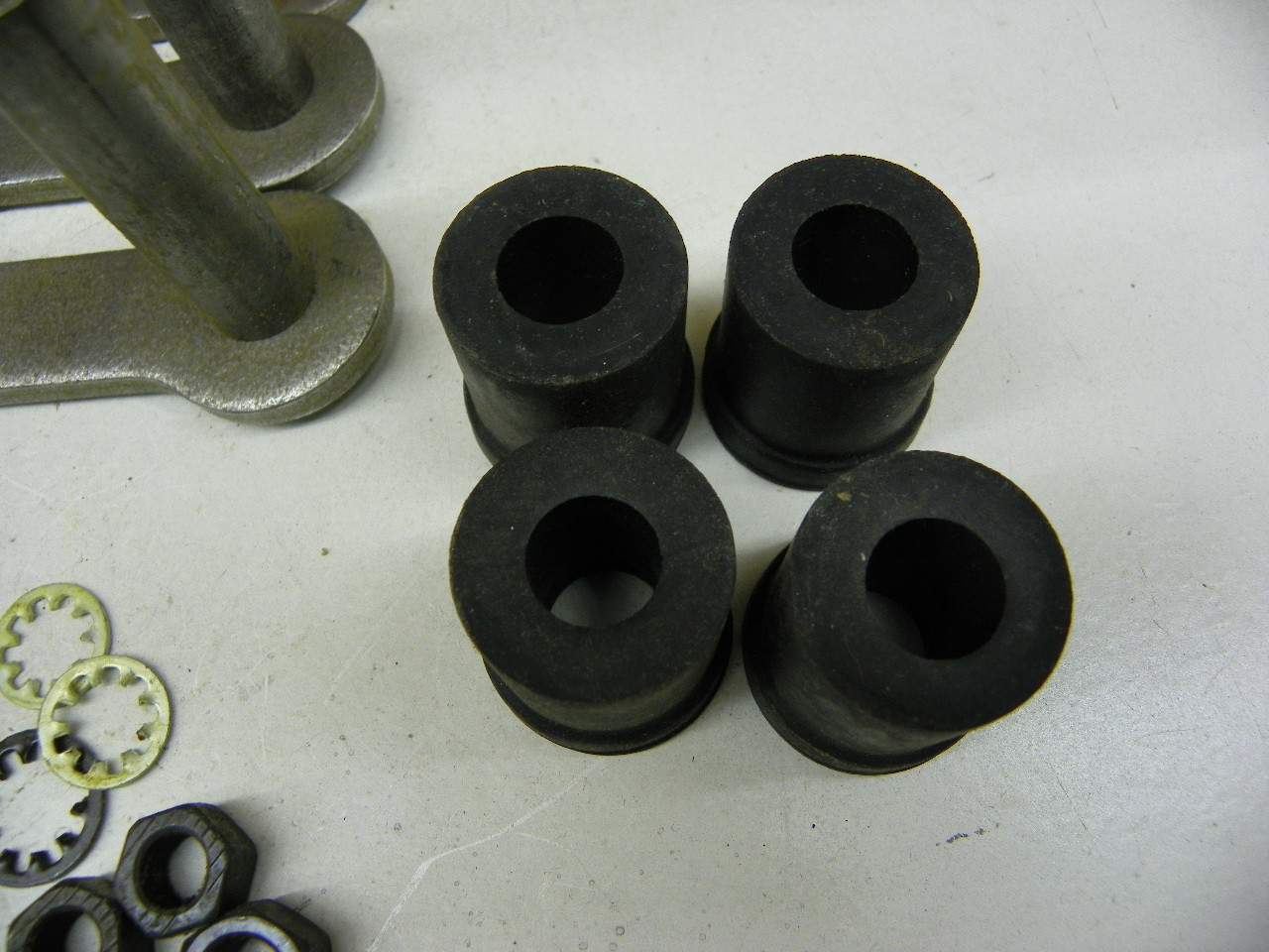 Bull Dog A1019 Shackle Set for 1941-1948 Ford Mercury Front Suspension restoration. - Image 5