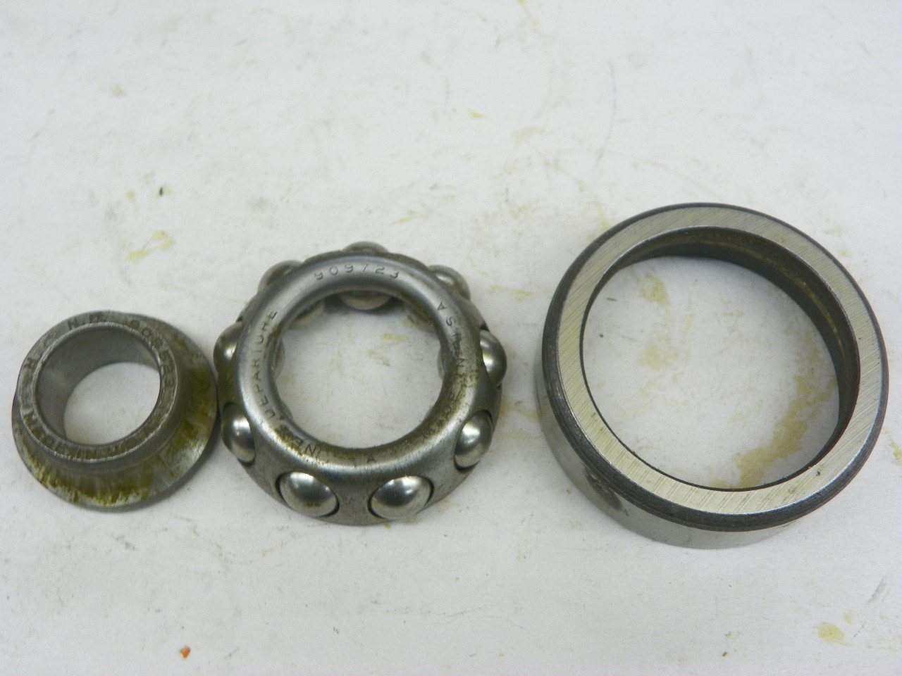 New Departure 909023 Ball Bearing for vintage auto part restoration. - Image 5